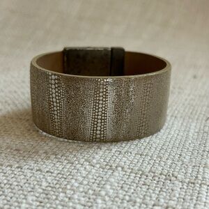 Streets Ahead leather bracelet